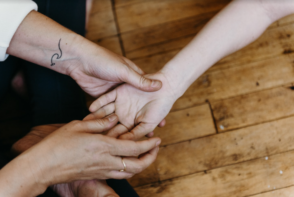 Swedish Massage vs. Deep Tissue Similarities, Differences, & Benefits